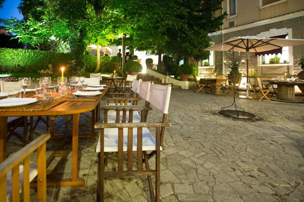 Hotel Victoria Maiorino Cava deʼ Tirreni Buitenkant foto