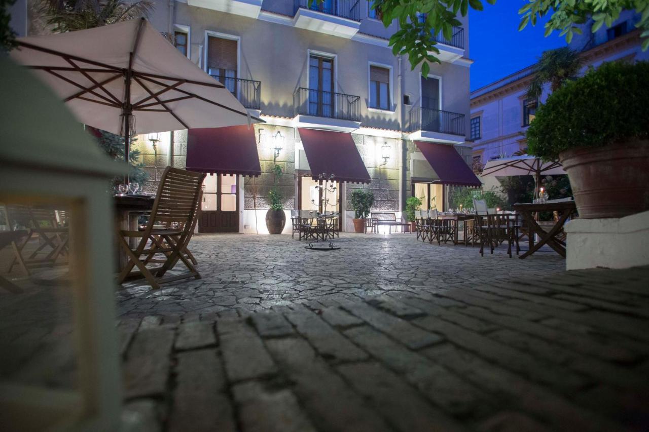 Hotel Victoria Maiorino Cava deʼ Tirreni Buitenkant foto