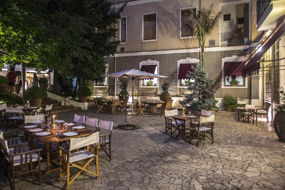 Hotel Victoria Maiorino Cava deʼ Tirreni Buitenkant foto