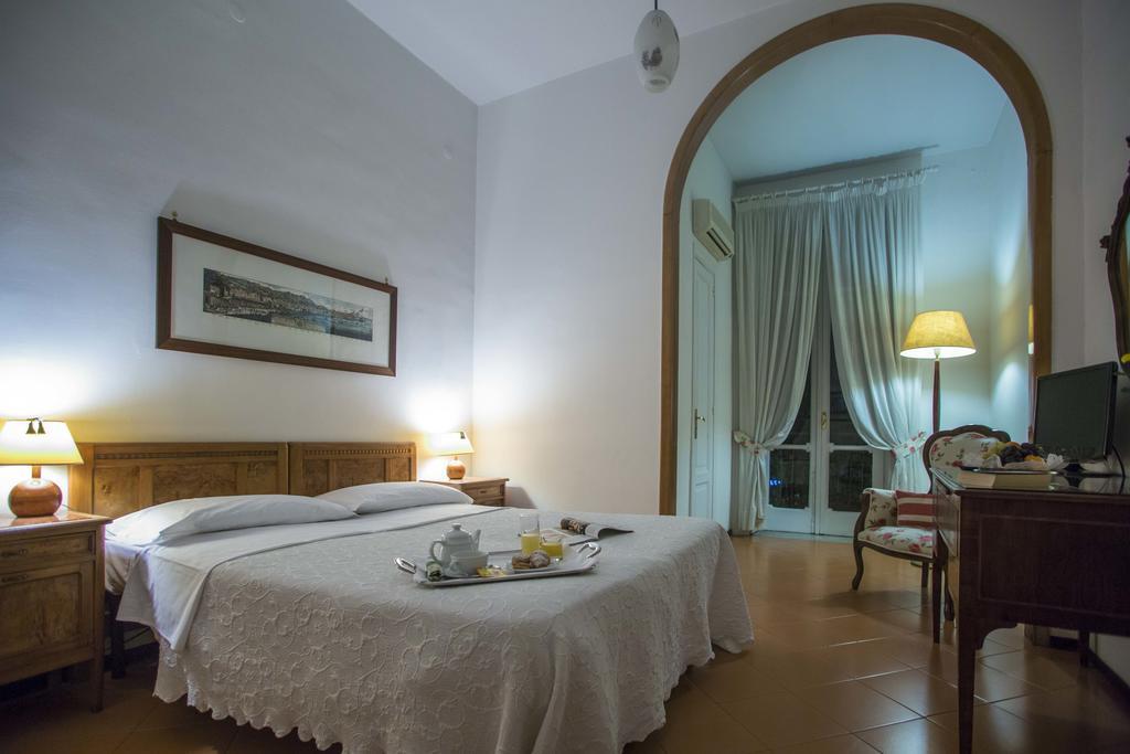 Hotel Victoria Maiorino Cava deʼ Tirreni Buitenkant foto