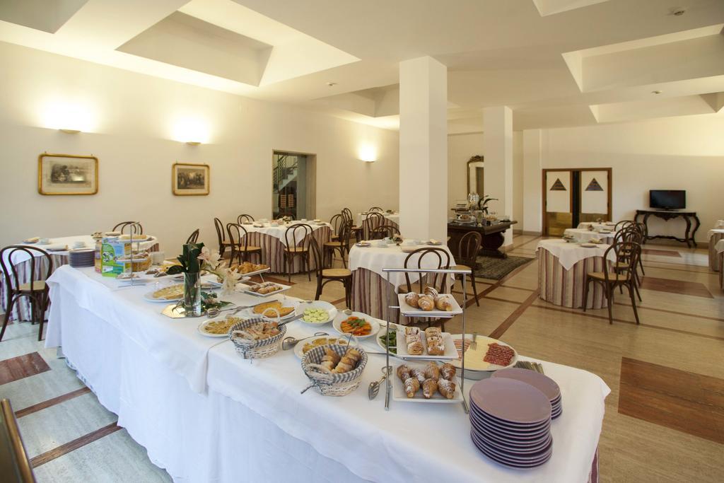 Hotel Victoria Maiorino Cava deʼ Tirreni Buitenkant foto